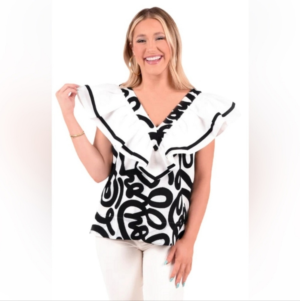 NWT Emily McCarthy Kensington Tank In Joy White & Black Ruffle V-Neckline - M